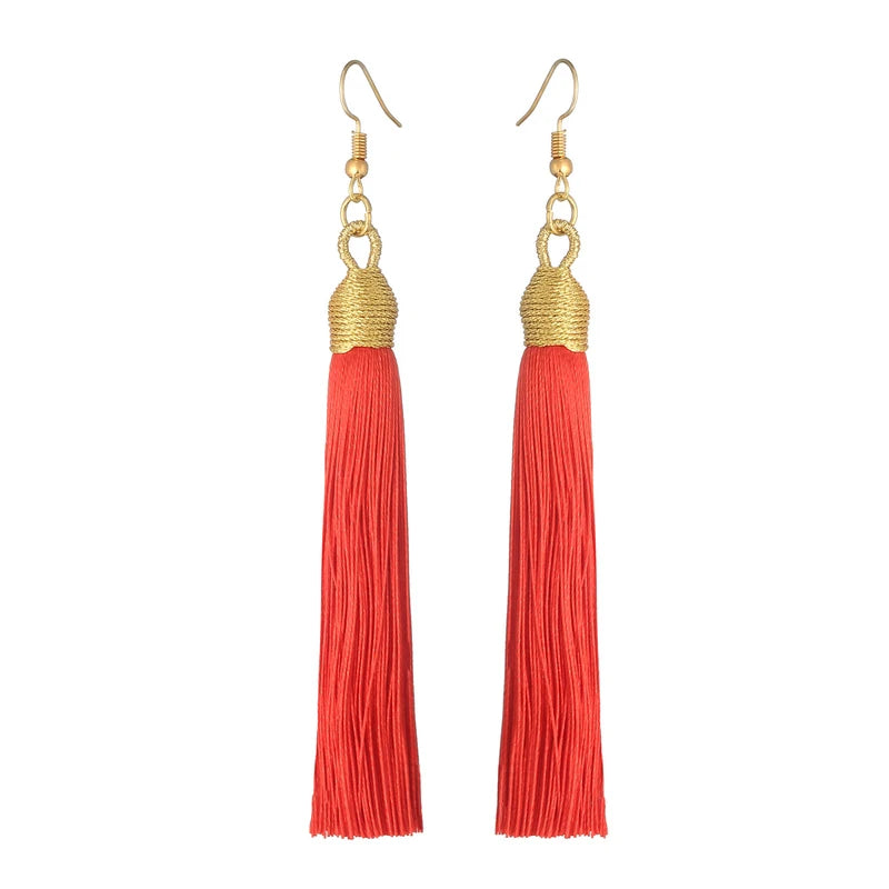 Aura Boho-Chic: Orecchini a Cascata con Frange Silk