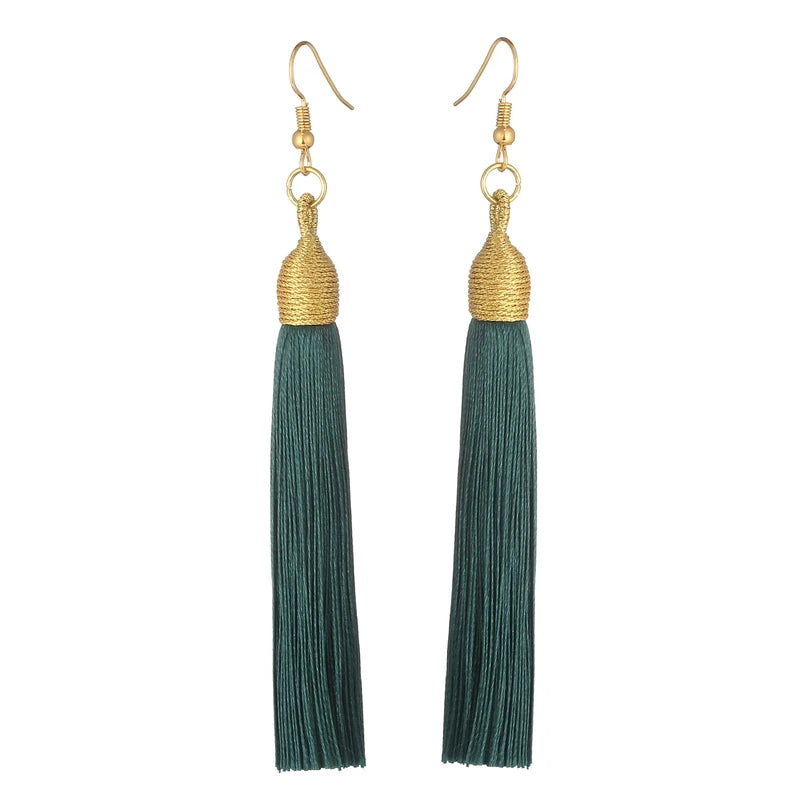 Aura Boho-Chic: Orecchini a Cascata con Frange Silk