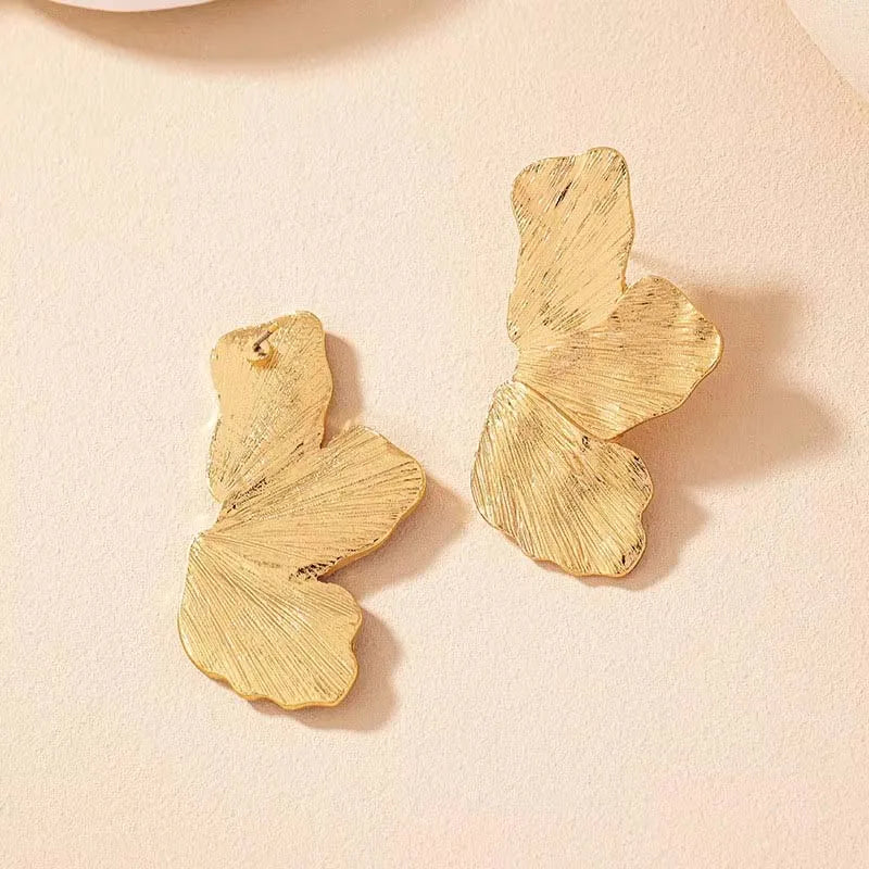 LUCE Arch-Drop: Minimalismo Metallo Puro